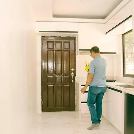 Villa Del Sol 1 -Barkada Rooms